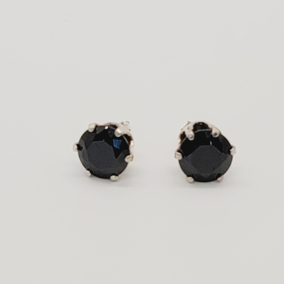 New Black Round Cut CZ Stud earrings - Picture 1 of 5